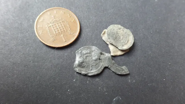 TUDOR SEALS-river thames - Metal Detecting Finds