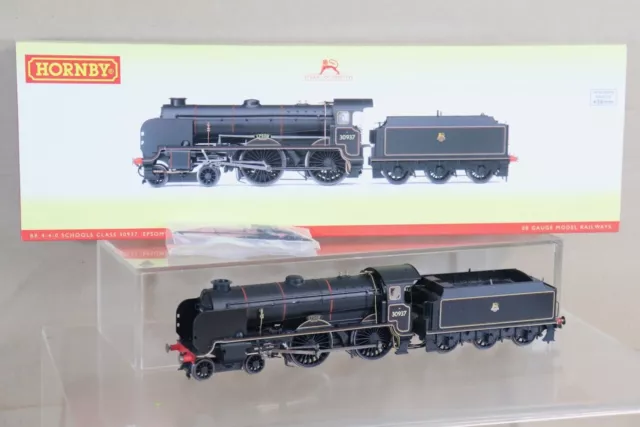 Hornby R3194 Prêt DCC BR 4-4-0 Locomotive de la classe des écoles 30937 Epsom