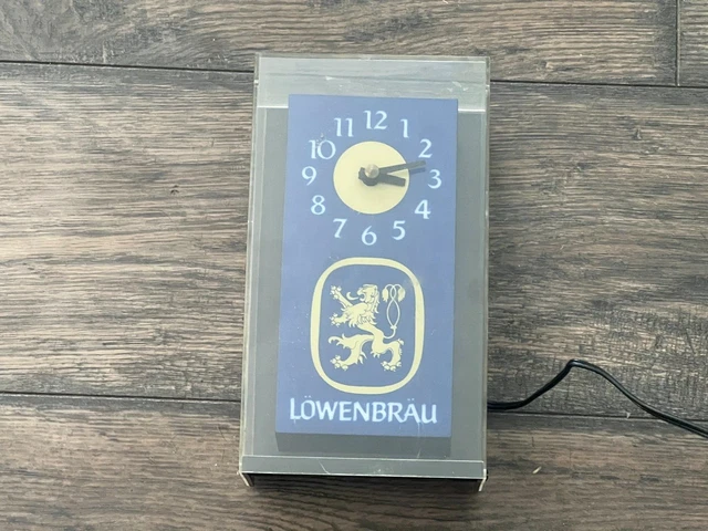 VINTAGE 1980's LOWENBRAU LIGHTED BAR BEER ADVERTISING CUBE CLOCK ~READ