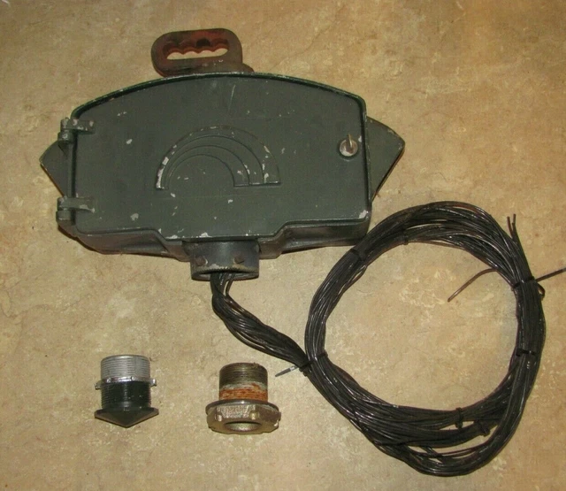 QUICK DISCONNECT HANGER Junction Box Traffic Signal Light hardware