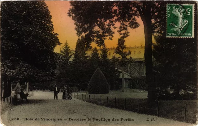 CPA Bois de Vincennes - Behind the Pavillon des Forets (259931)