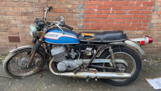 Suzuki T500 1972 restoration project barn find