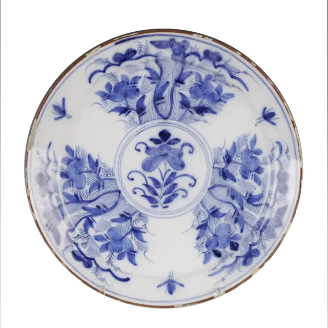 Nice Dutch Delft Blue plate, decoration of  flowers, 18th century.