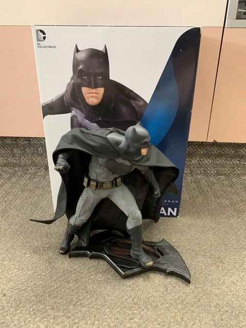 * Dc Collectibles: Batman Vs Superman Dawn Of Justice 1:6 Scale Batman Statue *S * Dc Collectibles: Batman Vs Superman Dawn Of Justice 1:6 Scale Batman Statue *S