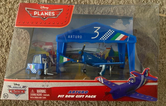 DISNEY PLANES ARTURO PIT ROW GIFT PACK with PITTY tent & flag