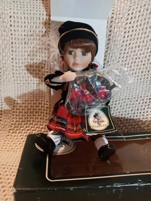 Vtg. Geppedo Scottish Boy Porcelain Doll GavinKilt Bagpipe Red tartan 09B230,OB.