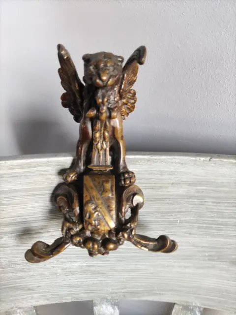 Griffon en bronze ancien XIXème, monture, ornement,garniture pendule,vase,lustre