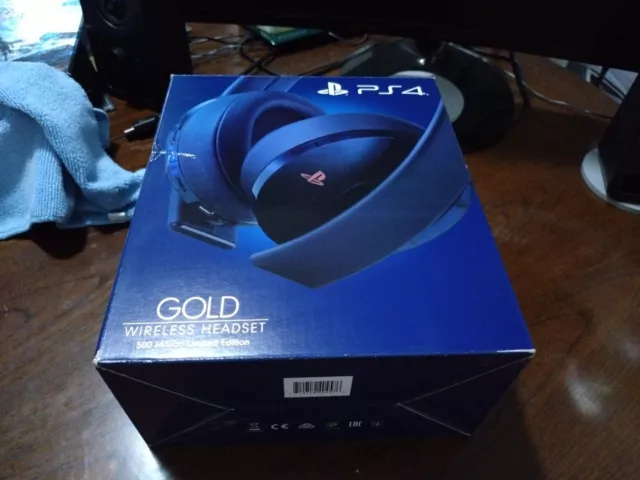 PS4 Gold Wireless Headset 500 Million Limited Edition