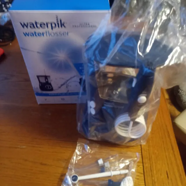 Waterpik Ultra Professional Water Flosser with 7 Tips - Blue WP-663UK