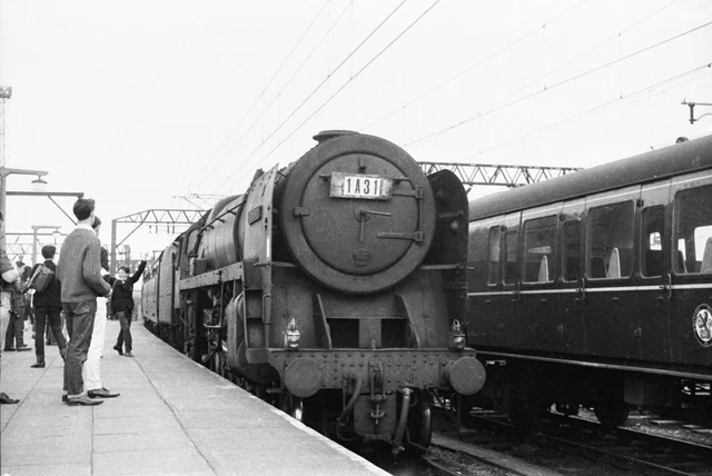 ORIGINAL 35MM B/W RAILWAY NEGATIVE RIDDLES BRITANNIA CLASS 70053 AT ...