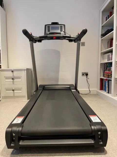 Body power sprint t700 folding on sale treadmill with tablet holder