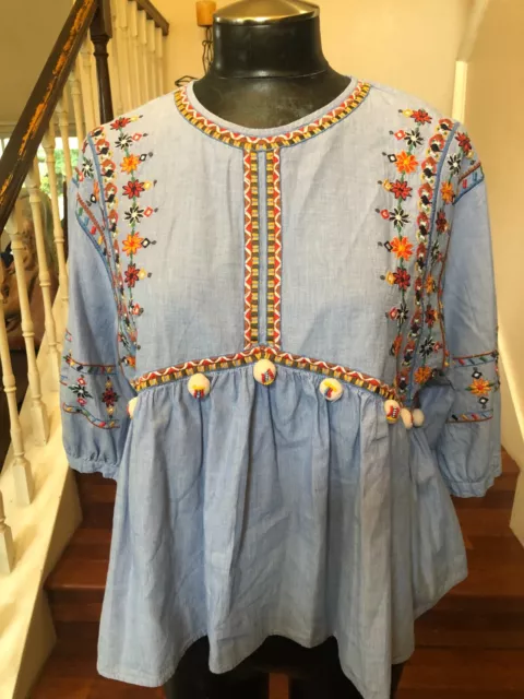 ZARA TRF Blue Chambray Embroidered Pompoms Trim 3/4 Sleeve Peasant Boho Top Sz M