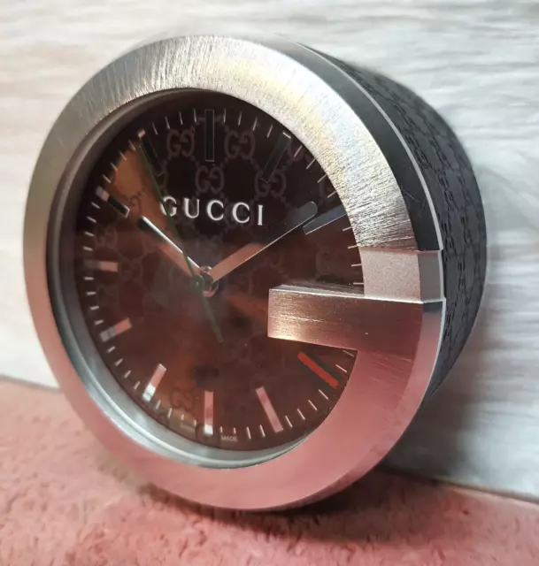 Reloj De Mesa/Escritorio Gucci Movimiento De Cuarzo 210 Hecho En Suiza...