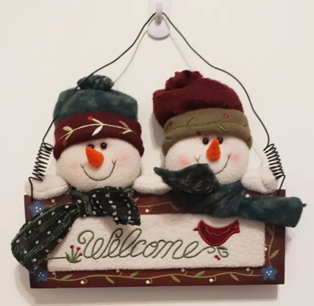 Vintage AVON "Snow Greetings" "Welcome" Boy & Girl Snowmen Door Wreath  9.5x9.5"