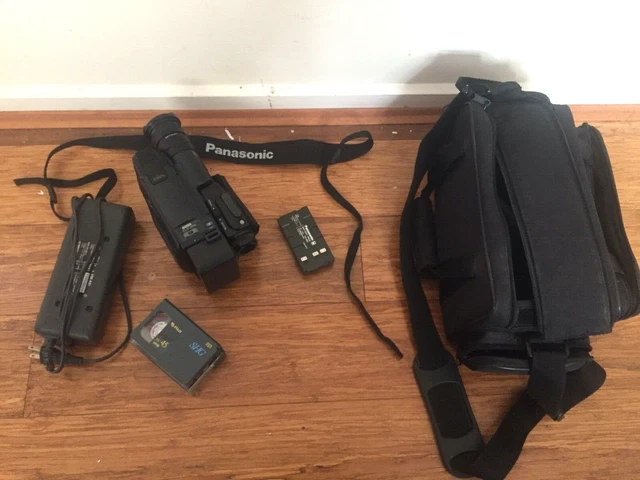Caméscope Vintage Panasonic Palmcorder PV-IQ505D - Pour Pièces (ne Fonctionne Pas)