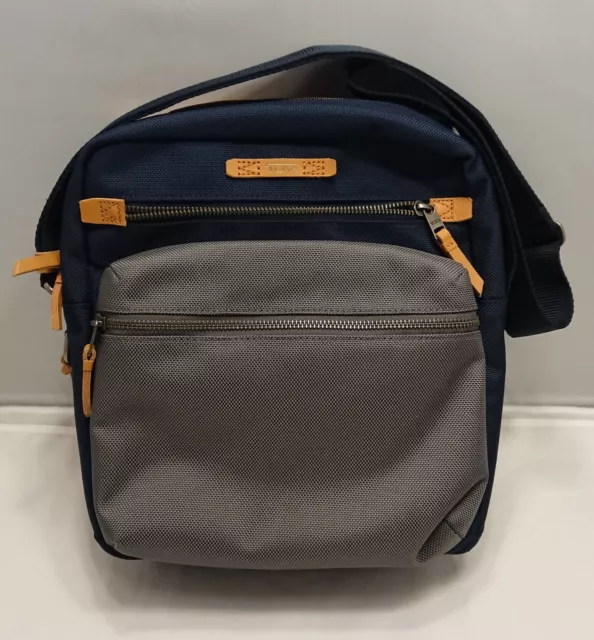 NEW TUMI AMHURST Crossbody 061005NVY Commuter Bag Tech NWT $225