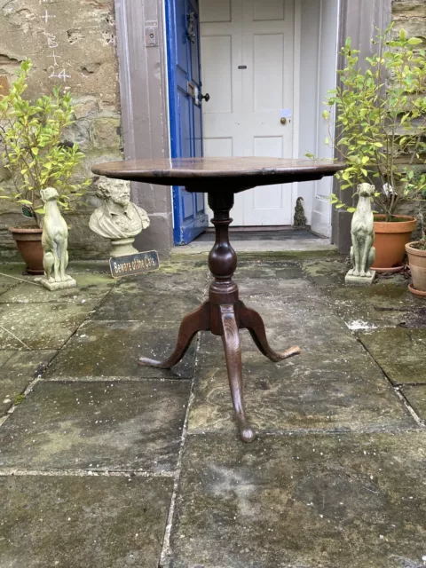 Georgian mahogany circular tilt top wine table. 2