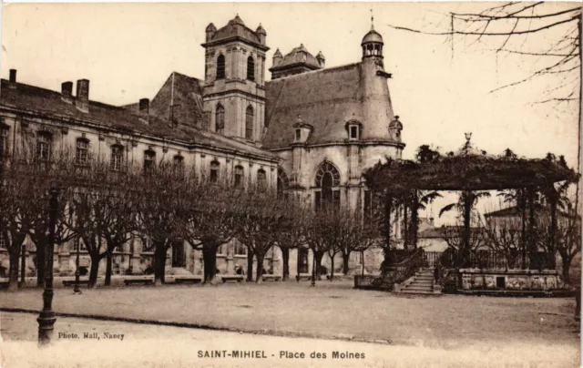 CPA Saint-Mihiel - Place des Moines (254888)