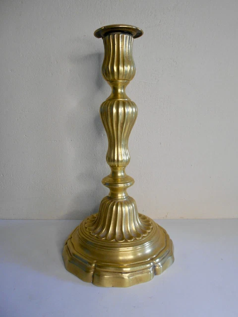 Ancien grand bougeoir flambeau bronze doré Louis XV ; XIXème siècle Candelstick
