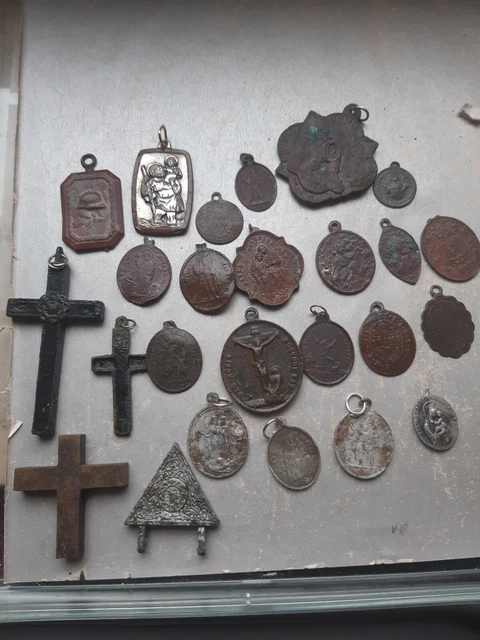 SCHROTT Kirche- Kreuze Amulette christliche Anhänger Wehrmachtsamulett Abrißfund