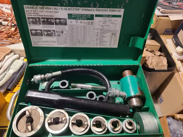 GREENLEE 7506 Hydraulic Knockout Punch Set with 767 Hand Pump, 1/2 to 2" Conduit