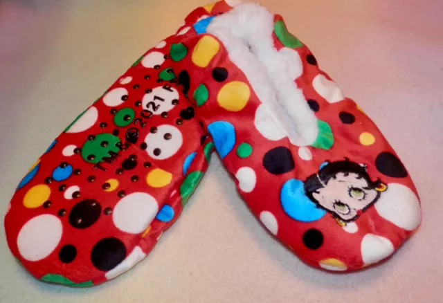 Fuzzy Babba Slipper Socks * Betty Boop * Red * 0Ne Size * Shoe Size 7-9.5 * Cute