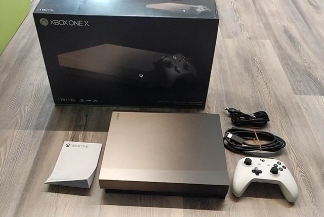 Microsoft Xbox One X console 1 TB completa di cavi e controller con scatola