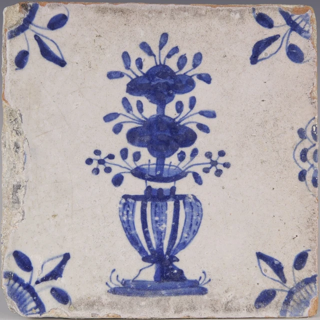 Nice Dutch Delft Blue tile, flowerpot, first half 17th. century.