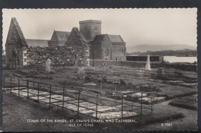 Scotland Postcard - Tombs of The Kings, St Oran's Chapel, Isle of Iona  T1873