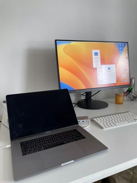 Apple MacBook Pro 15 Zoll 2017 - Fairer Zustand, gebrochen screen