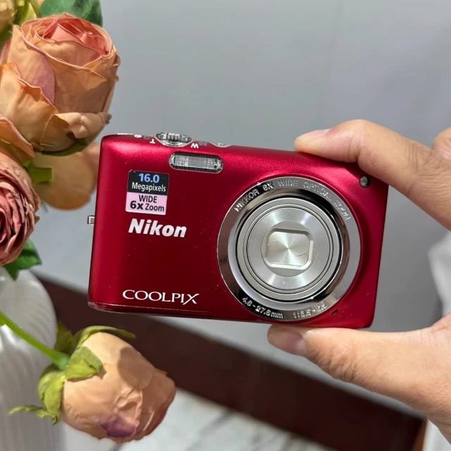 Nikon Coolpix S2700 Compact 16.0MP Zoom 6x Rouge - Reconditionné Avec étui Et Carte SD