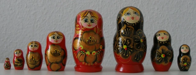 Konvolut: 2 Matroschkas, Babuschkas, Matrjoschkas! 3+5 Puppen + TASCHEN-ANHÄNGER