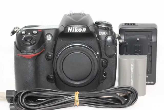 〔NEER MINT〕 Nikon D300 DX 12.3MP Digital SLR Camera Body Only shutter count61252