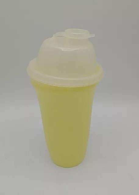 Vintage Tupperware Quick Shake Shaker Mixer Blender #844-15 Yellow 16oz