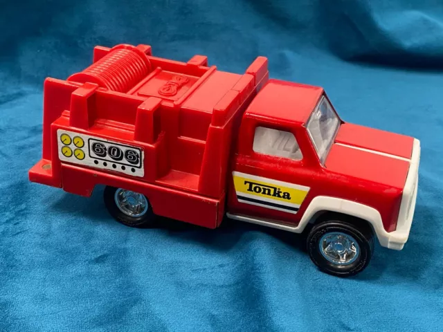 Vintage Tonka Truck Pressed Steel Fire Truck 1970s Fireman RED - Very Clean! 70s