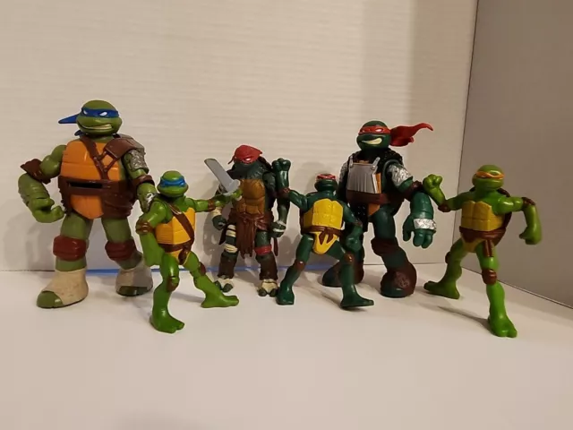 Teenage Mutant Ninja Turtles action figures lot