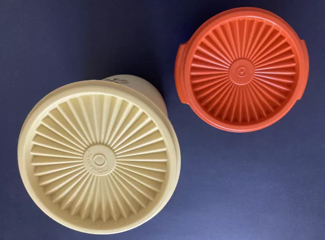 lot de 2  Boites Tupperware Soleil Jaune Et Orange Avec Couvercles  70’s Vintage 2