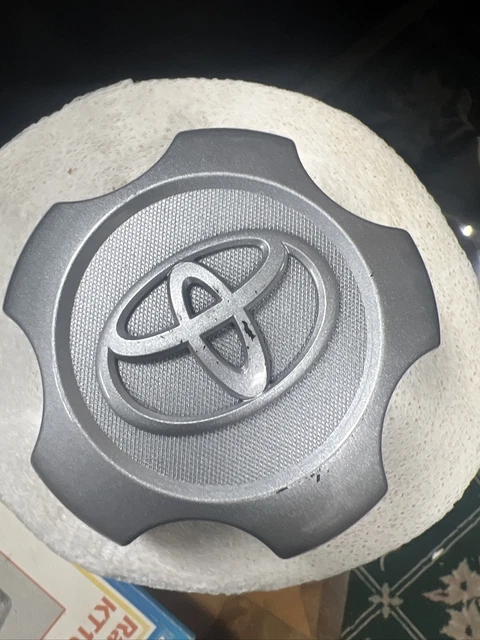 2006 - 2012 Toyota RAV4 Painted Silver OEM Center Cap P/N 4260B-0R010