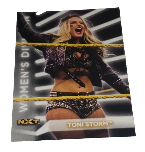 WWE Charlotte Flair TOPPS 2018 Base Trading Card #9 (The Queen