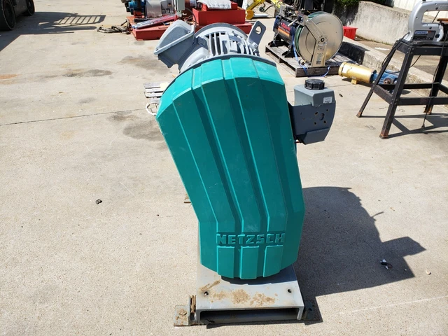 NETZSCH TORNADO T2 ROTARY LOBE PUMP T2-08/100BG-E w/ 25HP MOTOR USED