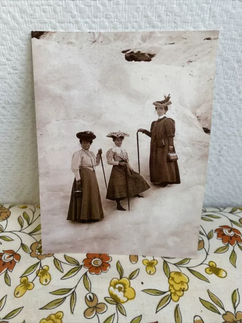 Ancienne Carte Postale Cpa Les Pionniers De L’alpinisme Femme Montagne