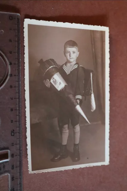 tolles altes Foto - Junge mit Schultüte -  1934