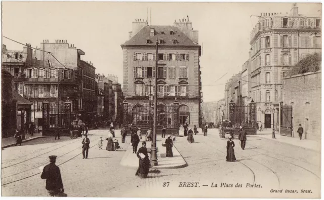 CPA -29-  BREST - La Place des Portes.