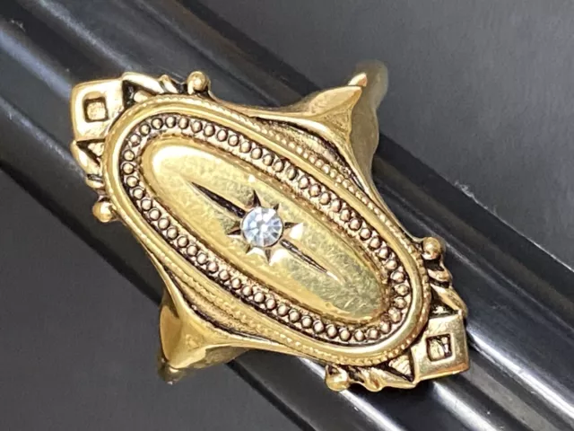 Vintage AVON Kensington Victorian Style 1970’s Gold Tone Ring Rhinestone Sz 6-8