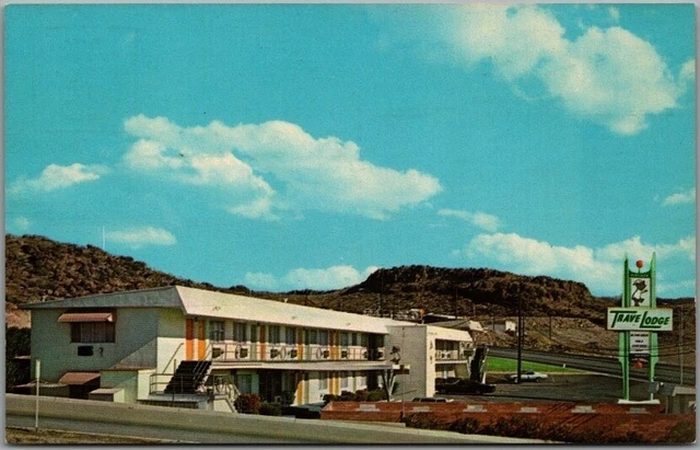 1960s KINGMAN, Arizona Postcard TRAVELODGE MOTEL Andy Devine Route 66 Unused