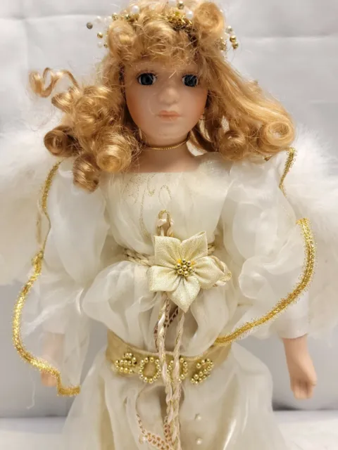 2002 THE HERITAGE SIGNATURE COLLECTION Porcelain Angel Doll Angelica #80004 2