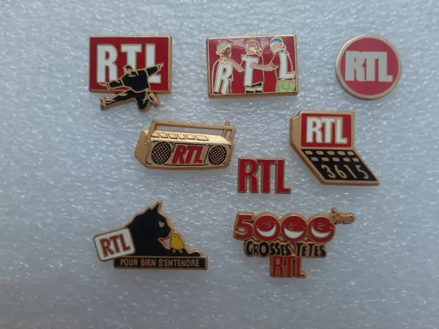 lot de 8 pin's - Radio - RTL