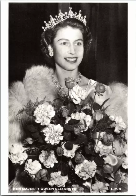 Her Majesty Queen Elizabeth Postcard E45