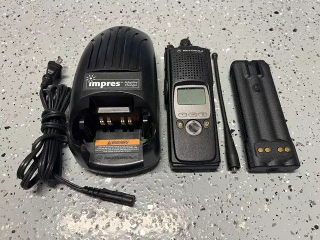 Motorola XTS5000 700 800 MHz P25 Digital Radio H18UCF9PW6AN w/ OEM Accessories
