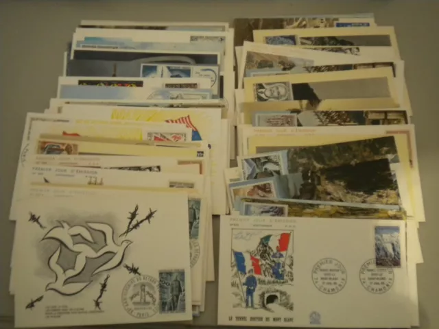 Lot 235  Enveloppes 1 Jour 64/65/66/67/68  Avec Cartes Postale Voir Scan